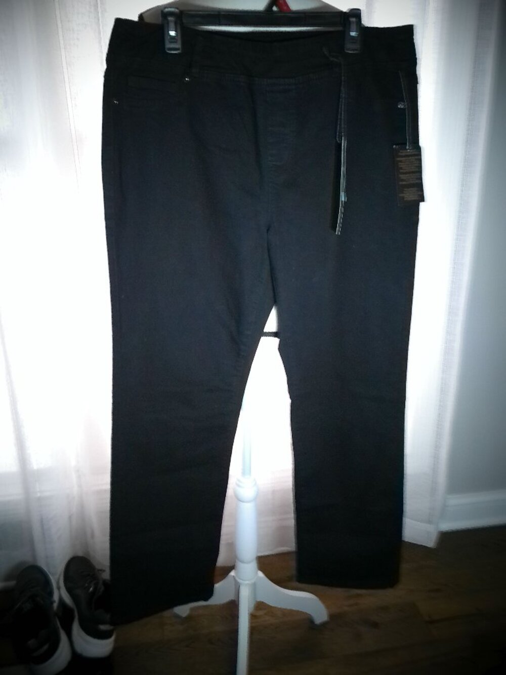 DG2 by Diane Gilman Pull-On Cool Max Black Straight Leg Stretch Jeans 16W